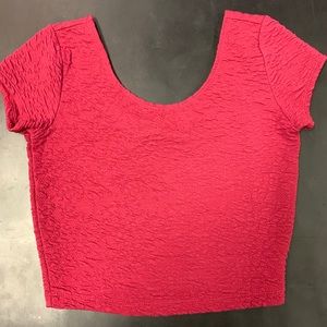 Garage textured rose short sleeve crop top size S